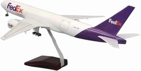 1/157 Scale for Boeing 777 Airplane Model with Wheel Landing Gear Resin Plane Static Display Aircraft Model Souvenir Miniatures Toy's Set