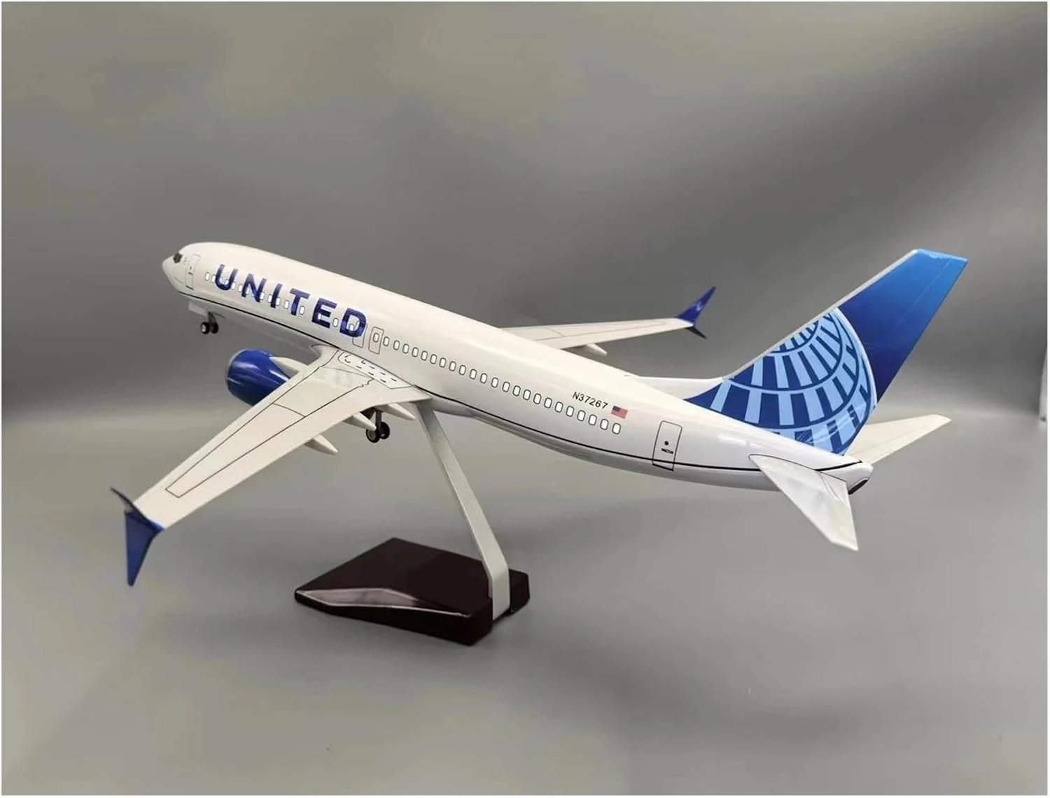 1 85 Scale for B737-800 Plane Big Resin Die-Casting Airplanes Landing Gear Souvenir Plane Static Display Aircraft Model(No Light)