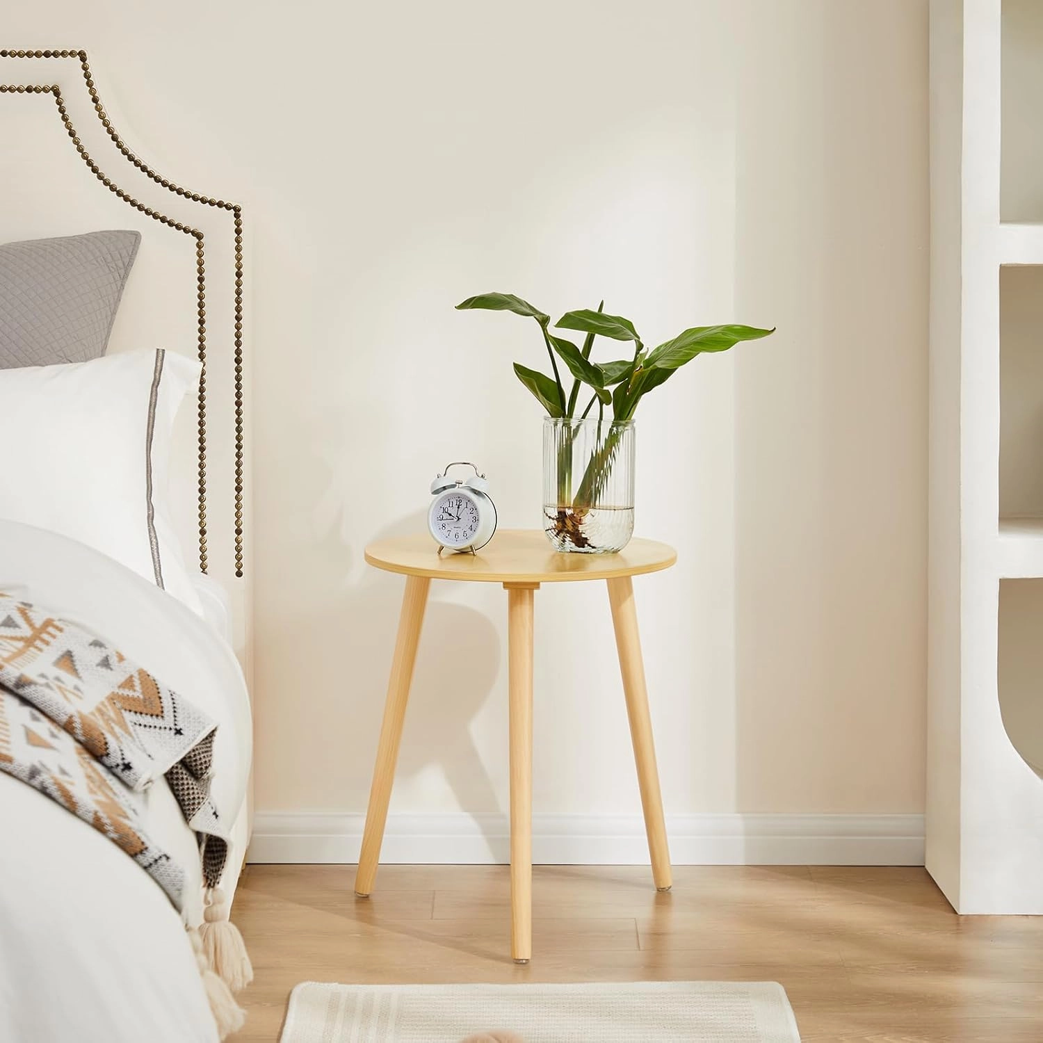 Apicizon Small Round Side Table, Modern Light Wood Side Table Bedside Nightstand End Table for Small Spaces, Bedroom, Living Room, 16.5 x 20 Inches, Natural