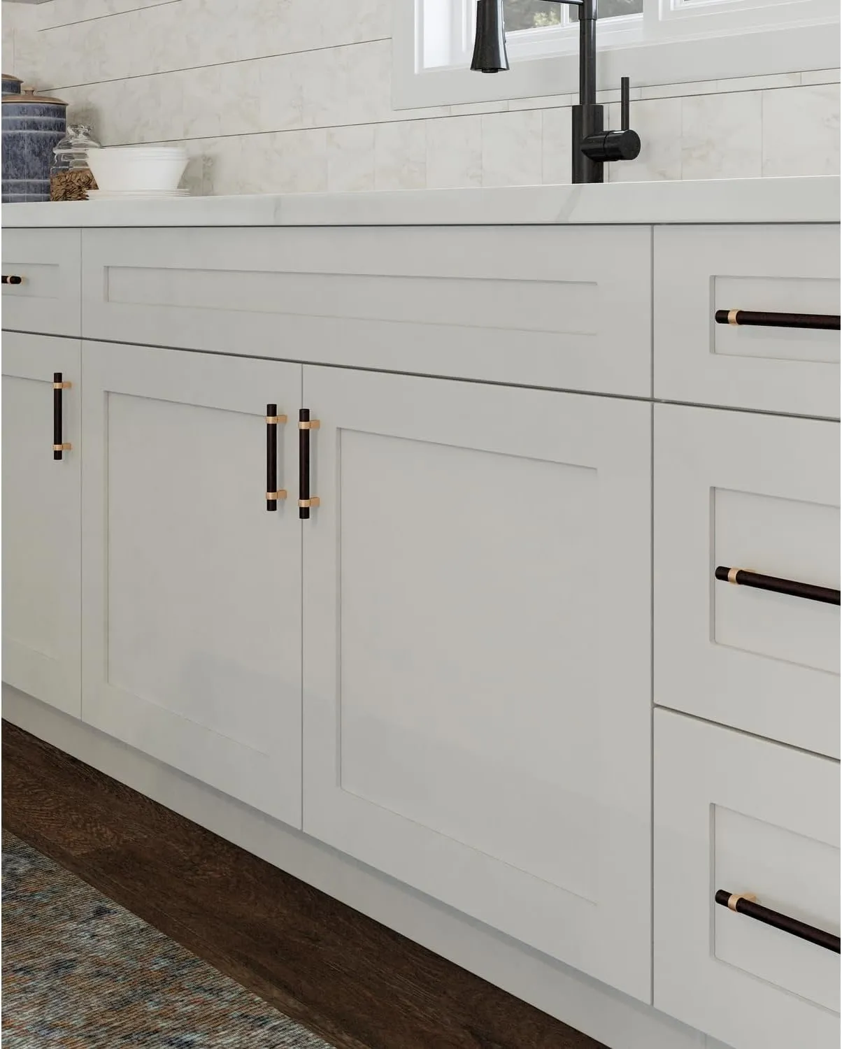 Brookings Shaker Unassembled Sink Base Kitchen Cabinet SB33, 33 W x 24 D x 34.5 H, Painted White with Sherwin Williams, Solid Wood – Design House, 561480