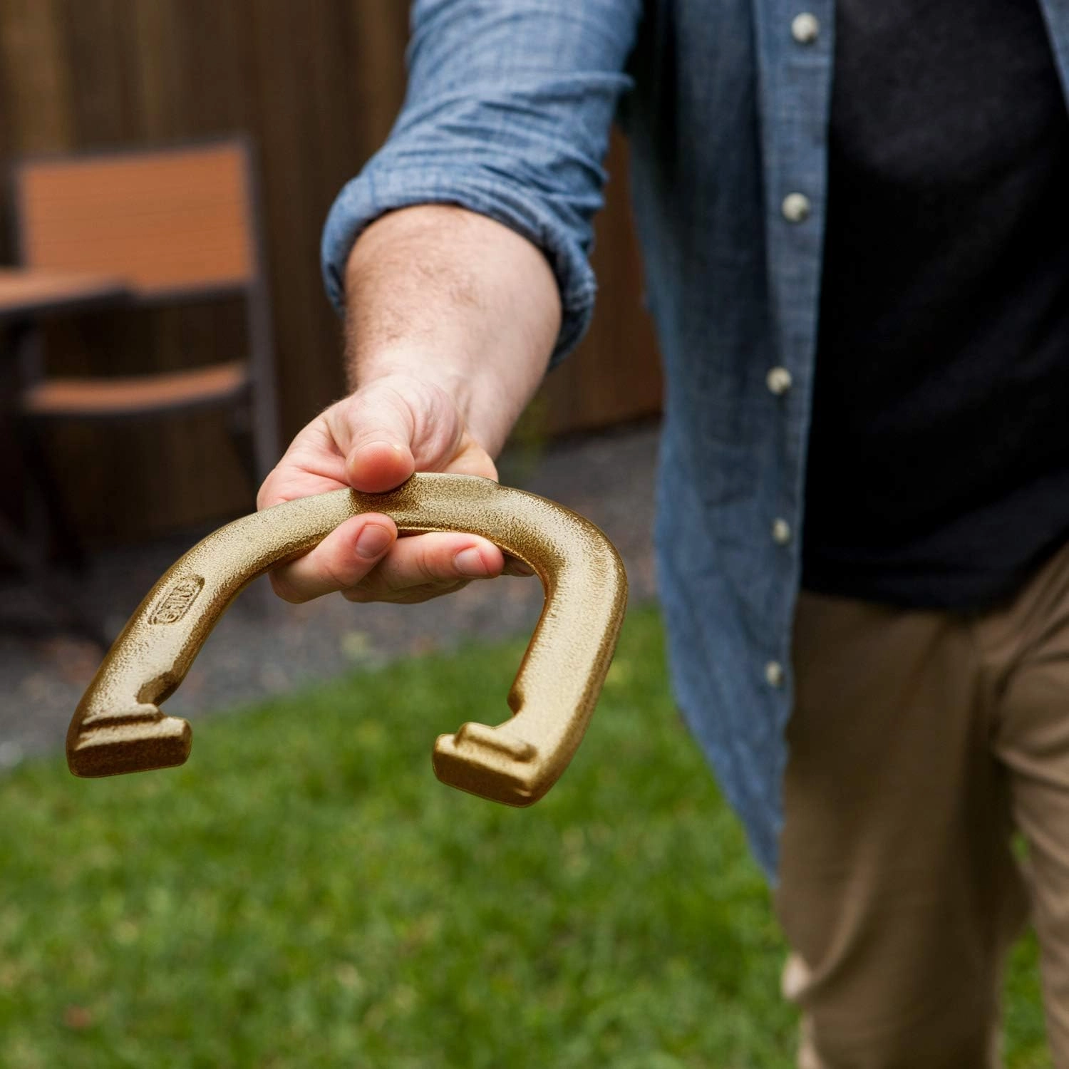 Champion Sports Horseshoe Set: Traditional Outdoor Lawn Game includes Four Professional Solid Steel Horseshoes with Solid Steel Stakes & Carrying Storage Case
