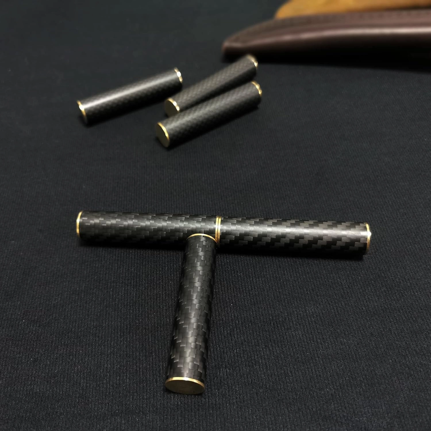 EDC Fidget Toys Stress Relief for Adults Magnetic Metal Carbon Fiber Three-Section Rotating Creative Gift