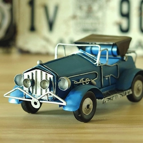 European Retro Iron Classic Car Creative Personality Decoration Static Metal Toys Desktop Decoration Handicraft Collection Wine Cabinet Decoration Gifts for Boys and Adults