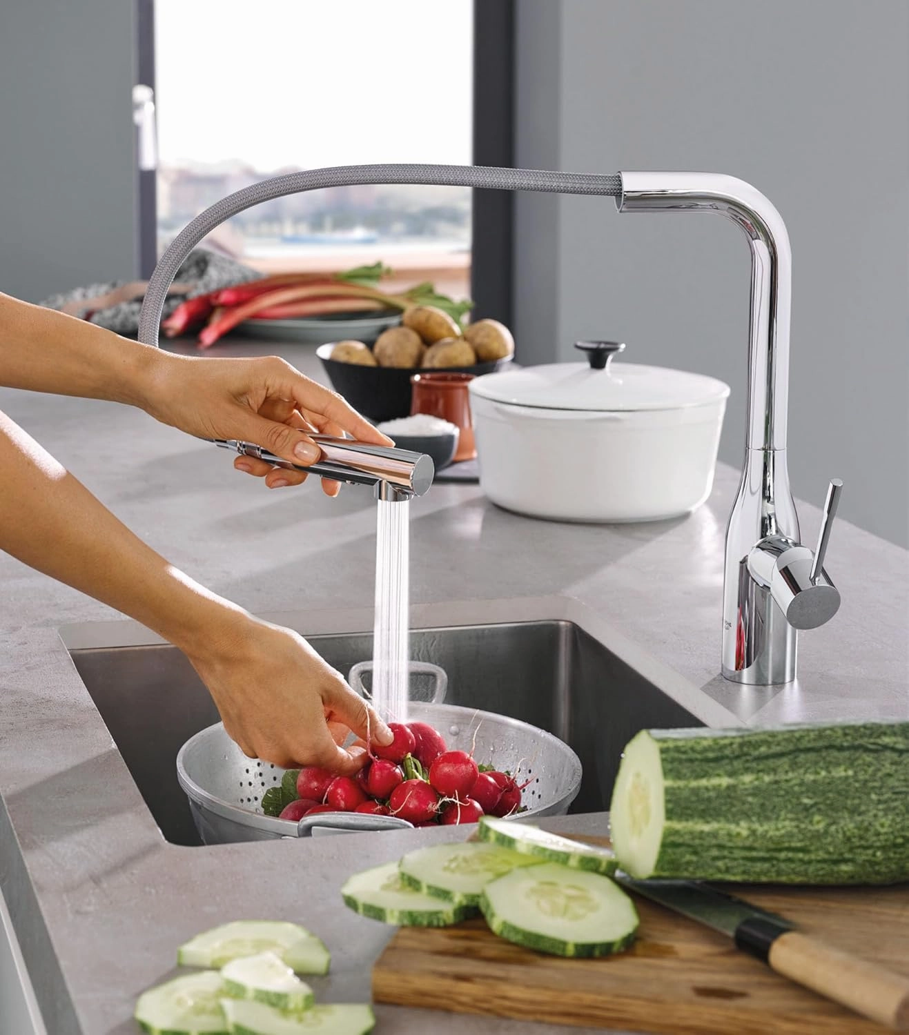 GROHE 30271000 Essence Dual Spray Pull-Out Kitchen Faucet Chrome