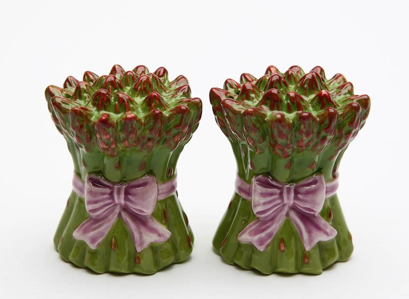 Hand Painted Ceramic Asparagus Salt and Pepper Shakers, Home Décor, Gift for Her, Gift for Mom, Kitchen Décor, Farmhouse Décor