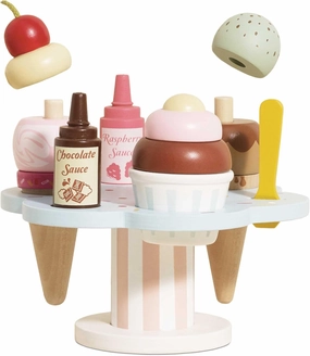 Le Toy Van - Educational Wooden Toy Honeybake Colourful Wooden Carlo's Gelato Pretend Ice Cream Toy | 12 Pieces - Great Role Play Gifts For A Boy Or Girl - 2  Years