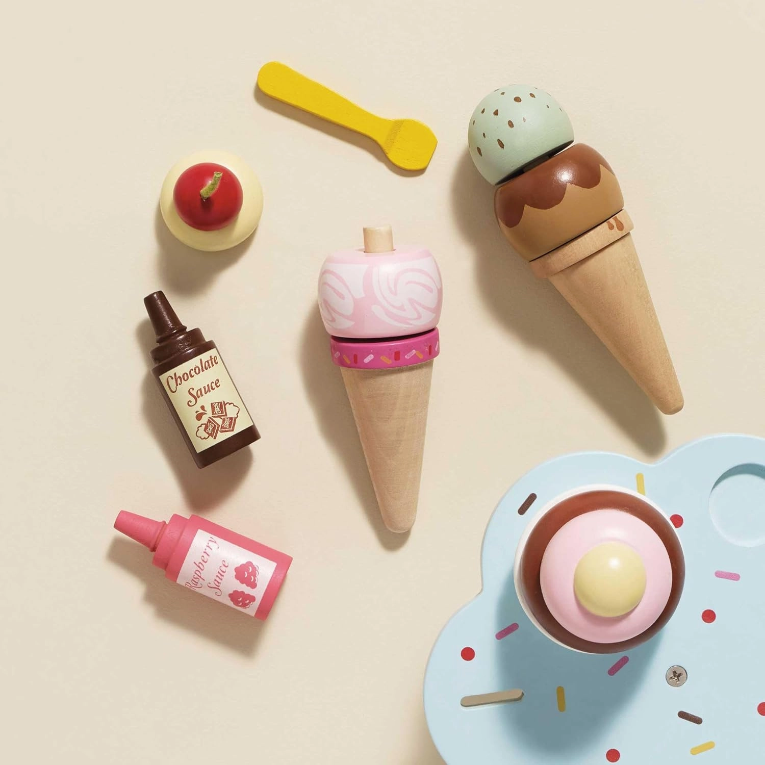 Le Toy Van - Educational Wooden Toy Honeybake Colourful Wooden Carlo's Gelato Pretend Ice Cream Toy | 12 Pieces - Great Role Play Gifts For A Boy Or Girl - 2  Years