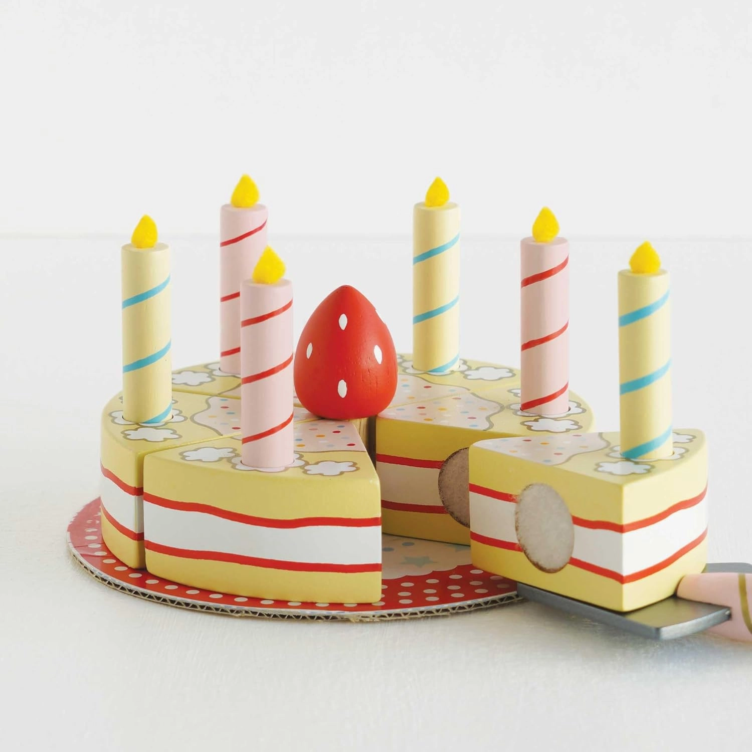 Le Toy Van - Honeybake Childrens Wooden Vanilla Birthday Cake Play Food Pretend Toy | Perfect For Pretend Role Play | Birthday Cake Play Kitchen Role Play Toy (TV273)