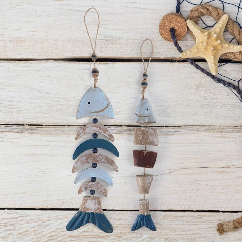 MDLUU Wooden Fish Decor, Hanging Fish Chime, Hand Carved Fish Wall Decor for Nautical Theme, Beach Theme, Lake House, Pack of 2