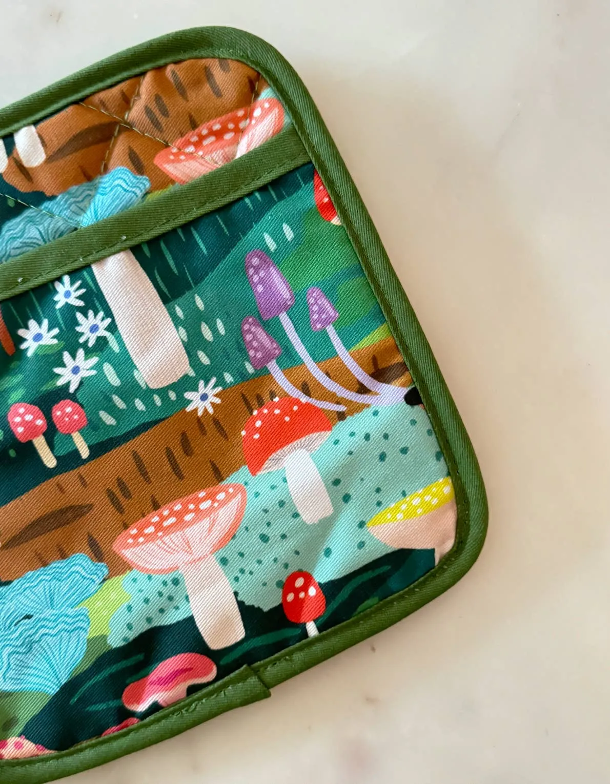 Mushroom Heaven Oven Mitt   Pot Holder Set