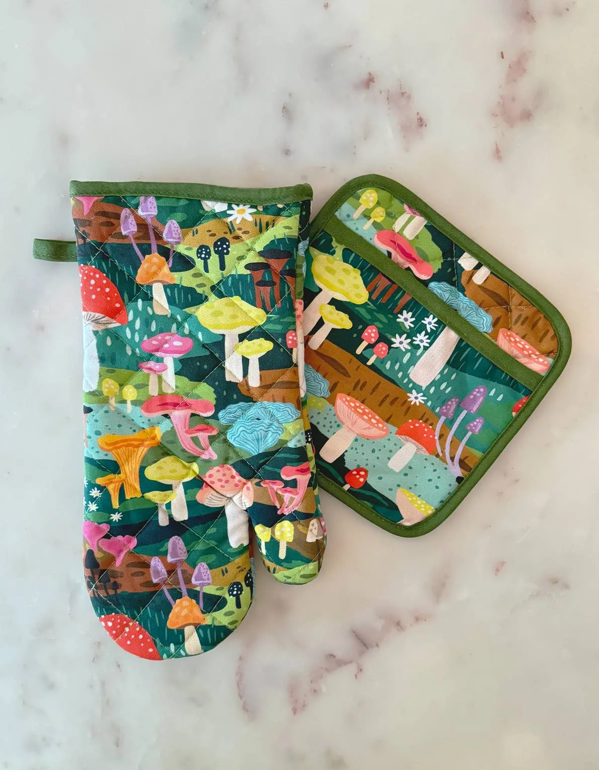 Mushroom Heaven Oven Mitt   Pot Holder Set