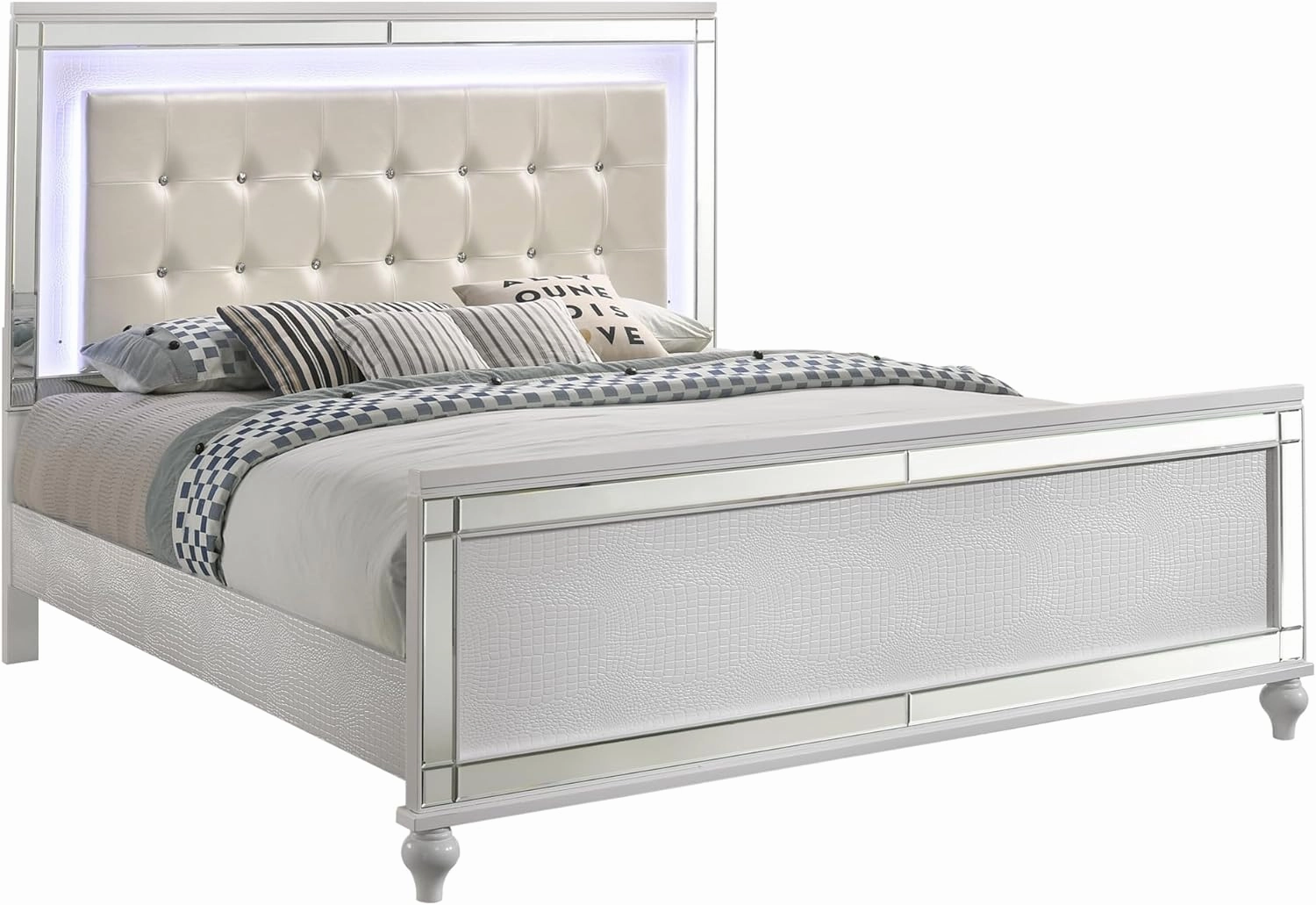 New Classic Furniture Valentino Wood King Bed, White