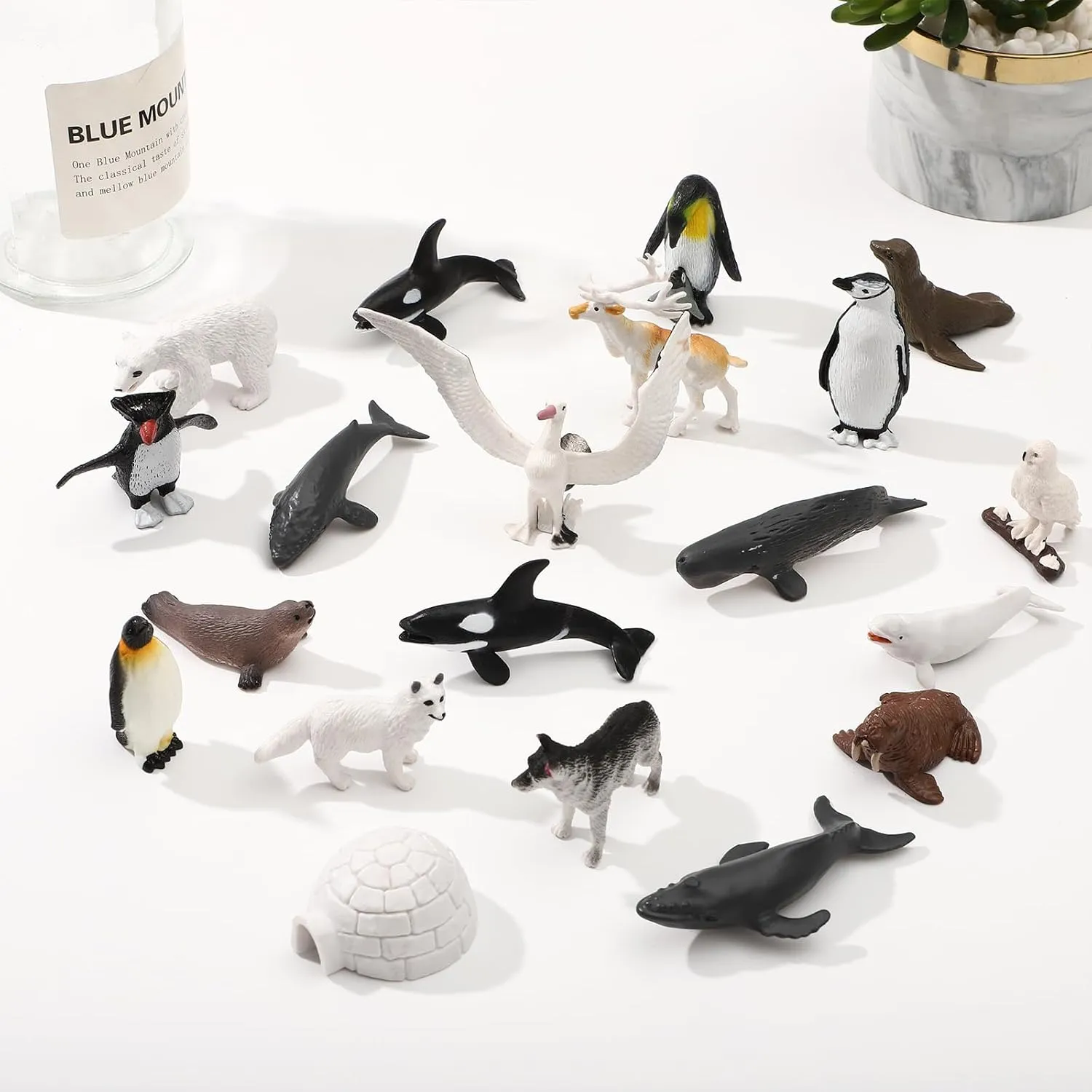 ONEST 25 Pieces Mini Arctic Animals Figurines Set Polar Animal Toys Plastic Arctic Tundra Deer Toy Animal Small White Bear Polar Fox for Kids Birthday Gift