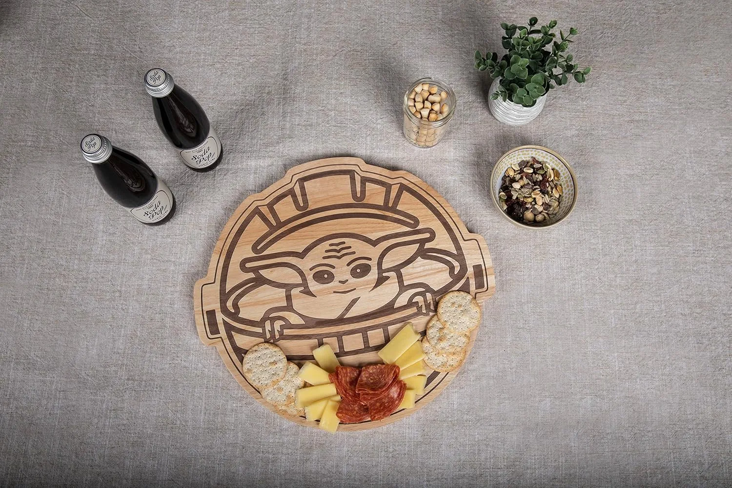 PICNIC TIME Star Wars Mandalorian Grogu Buggy 16" Serving Board, Wood Cheese Board, Charcuterie Board, Cutting Board (Parawood)