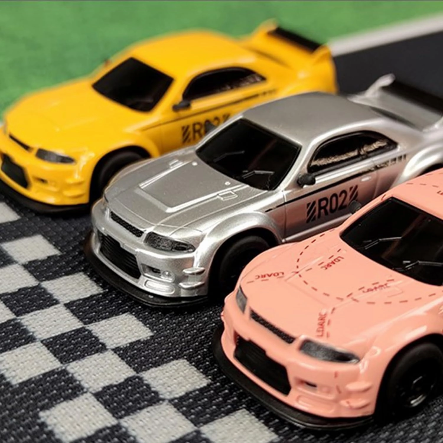 RC Car LDARC 1/64 Scale Mini Remote Control Cars, 2.4GHz Micro Racing Desktop Remote Control Cars, with LED Lights and Portable Handbag, Suitable for Adult and Children's Toy Car Gifts(R02-Pink)