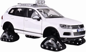 Resin Car Vehicle Model Fit for Volkswagen Touareg 1 18 Alloy Full Open Snowmobile Car Model Collection Ornaments Festive Deluxe Gift