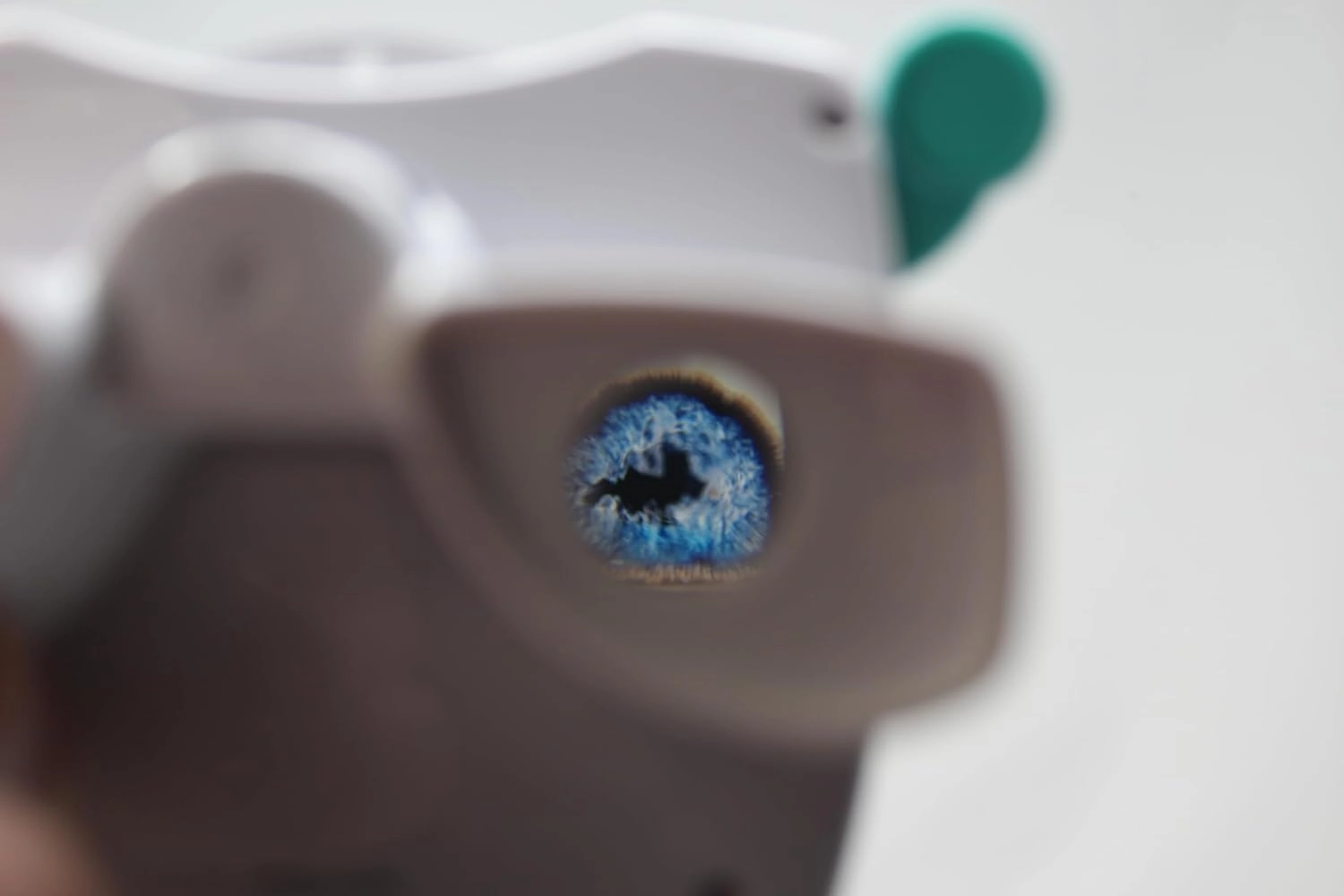 WARM FUZZY Toys STEM Viewfinder - Viewfinder for Kids & Adults, Classic Toys, Slide Viewer, 3D Reel Viewer, Retro Toys, Vintage Toys with 4 Reels - Contains 28 High Definition Educational 3D Images