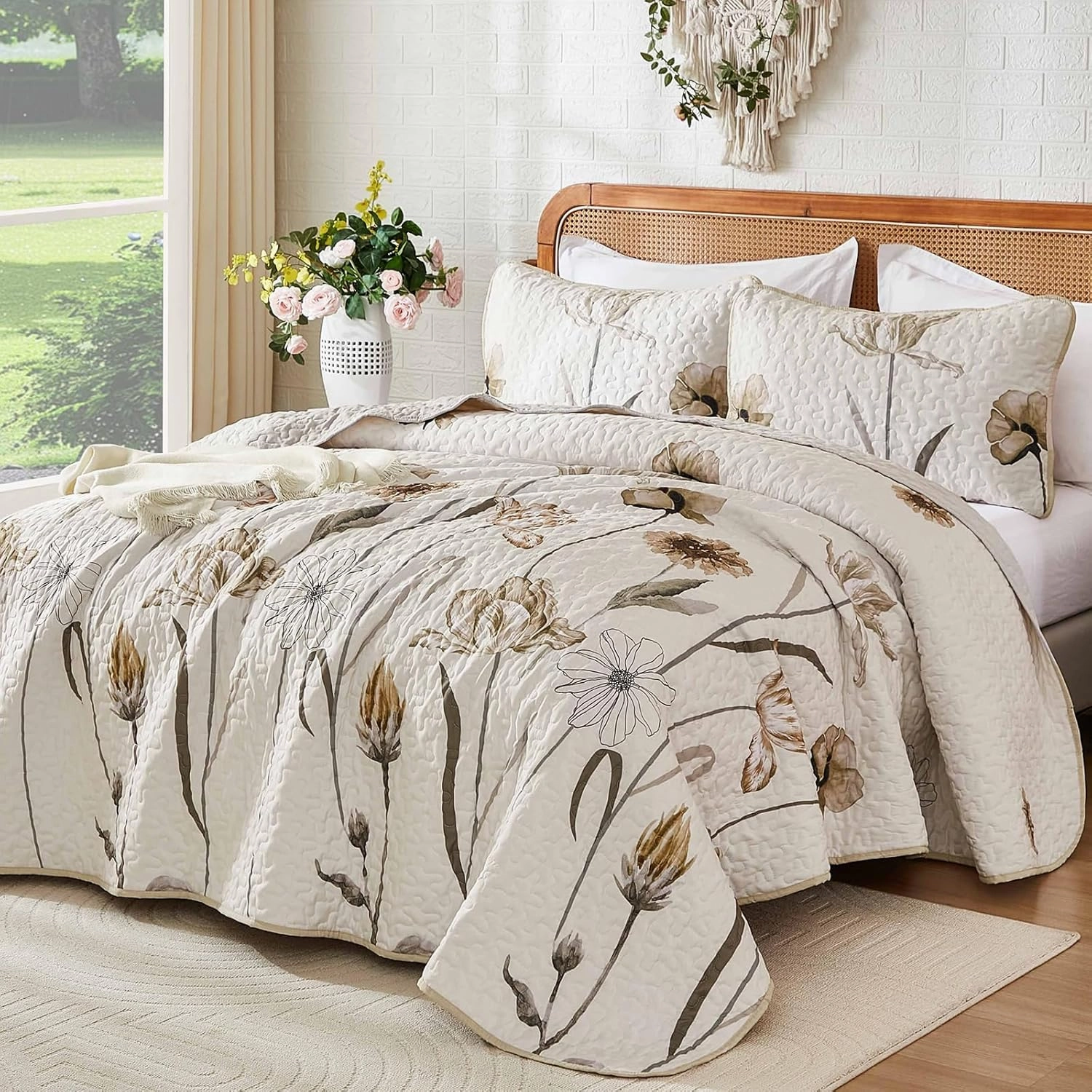 WONGS BEDDING Quilt Set King,Cute Floral Bedspread Coverlet Set,3 Pieces Brown Quilts Bed Cover,Lightweight Quilts Summer Flower Bedding Set for All Season(104"x90")