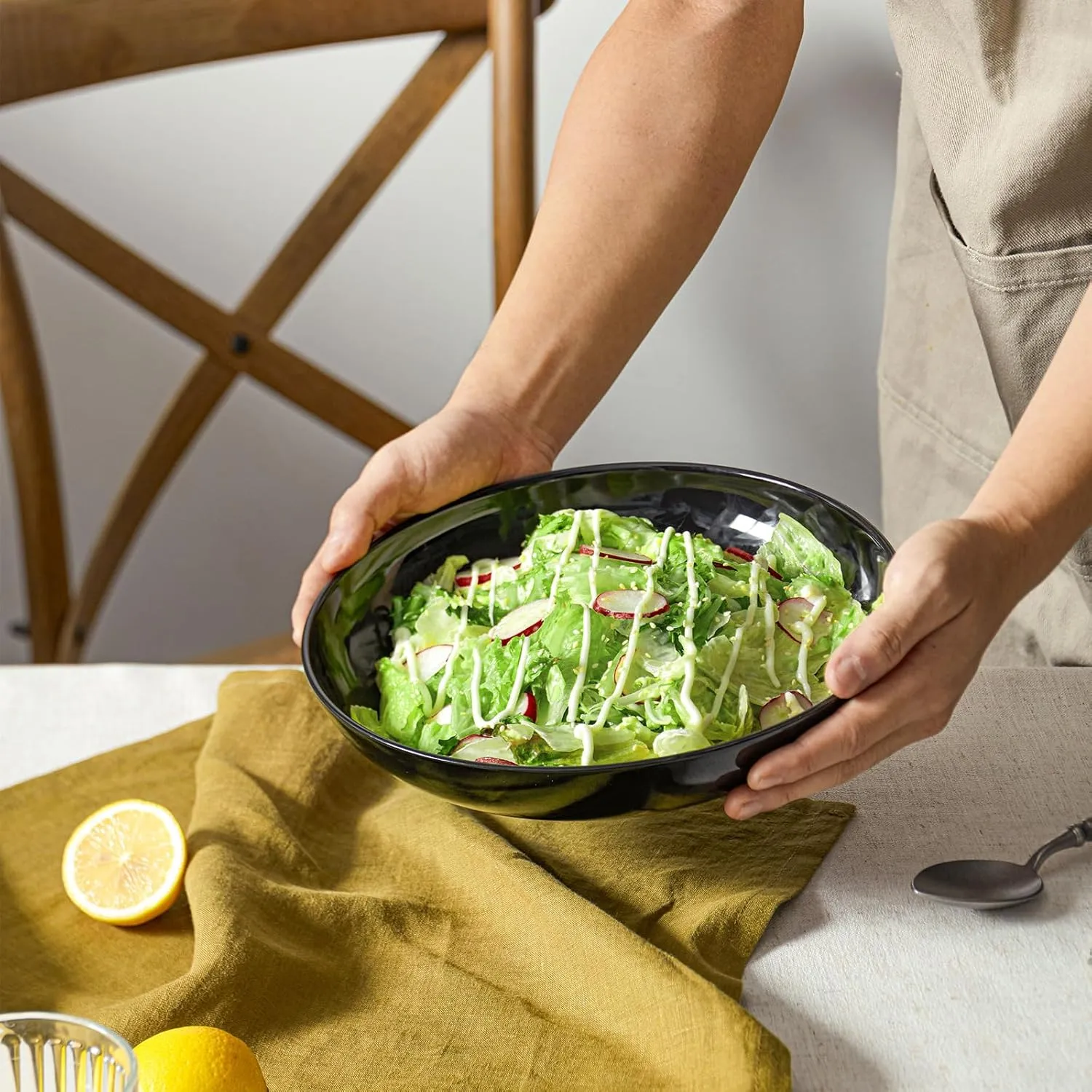 Y YHY 8.6" Vivid Black Pasta, Salad & Soup Serving Bowls Set of 4, 32oz Large Ceramic, Microwave, Oven & Dishwasher Safe, Sturdy Porcelain Perfect for Daily Dining, Family Gatherings, Parties & Gifts