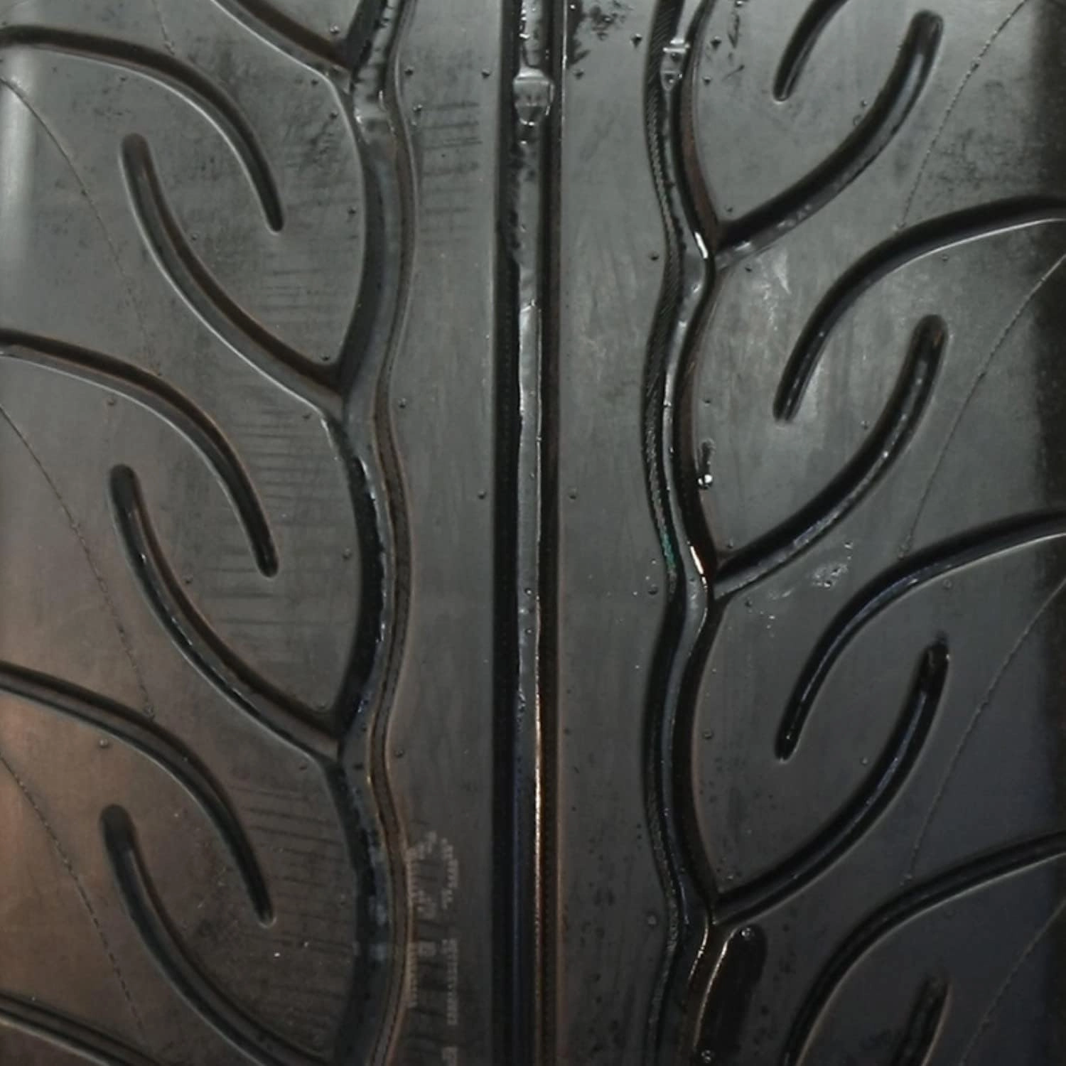 Yokohama Advan Neova AD08 R 235/40R18